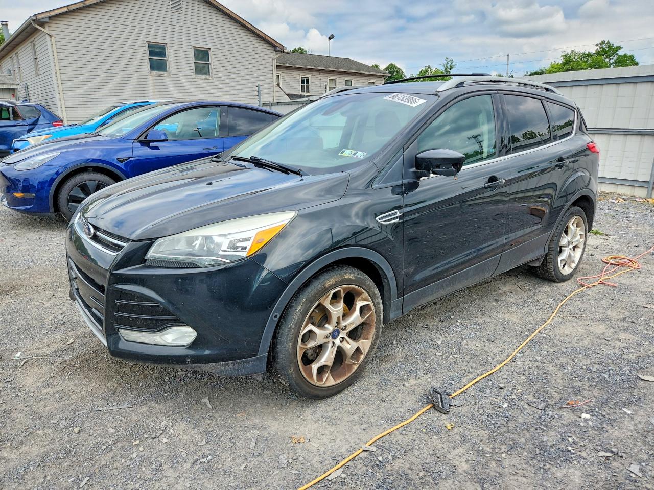 Salvage Ford Escape Image