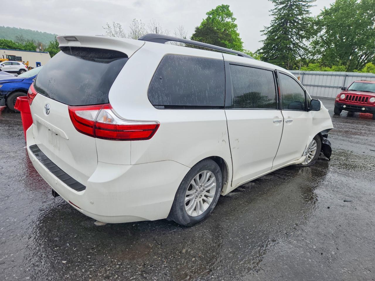 Toyota Sienna Xle 8-passenger
