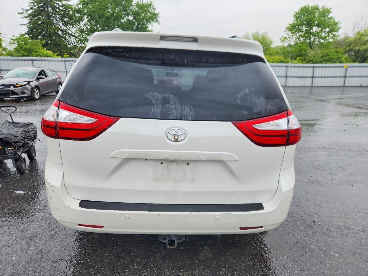 Toyota Sienna Xle 8-passenger