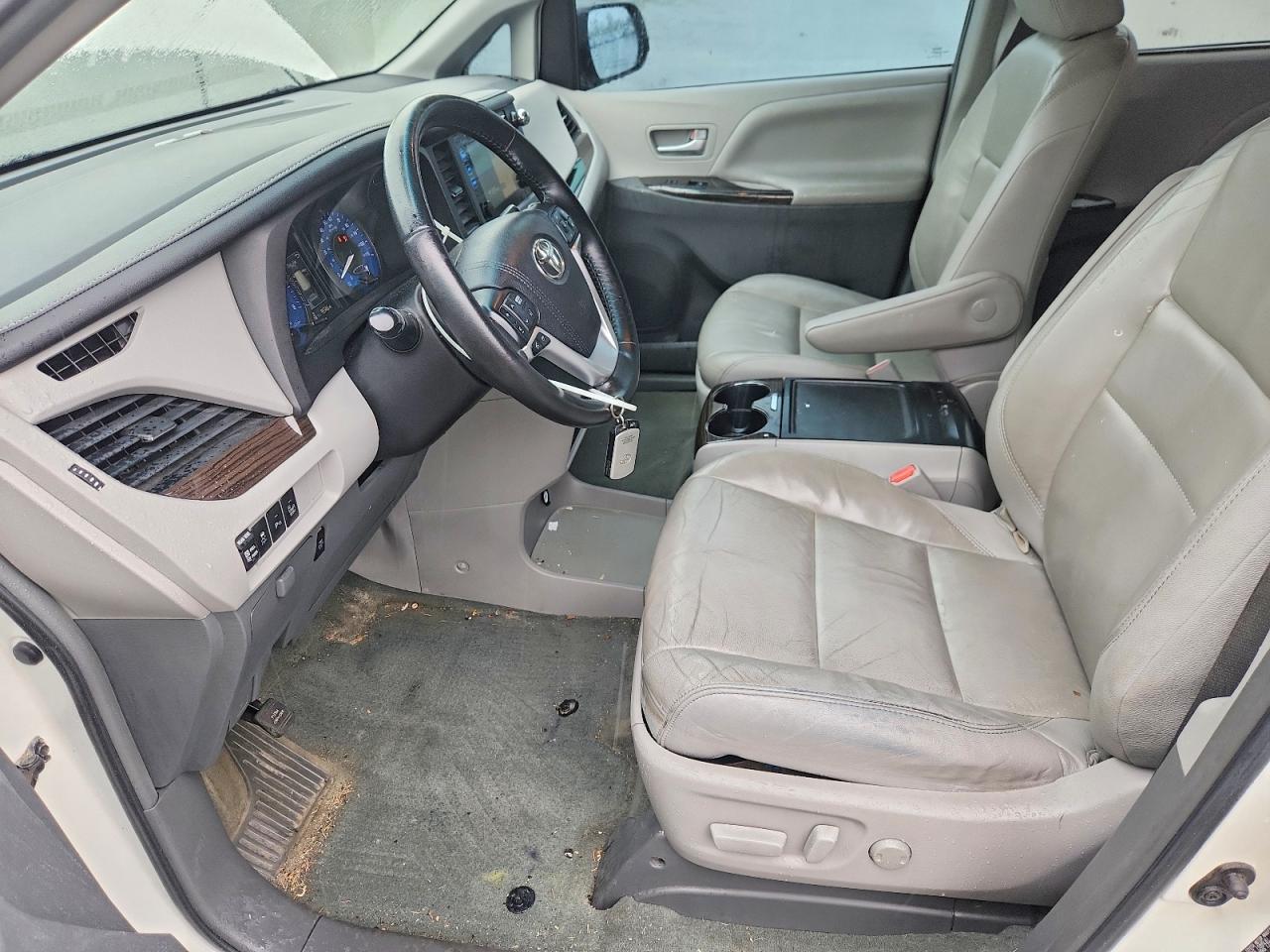 Toyota Sienna Xle 8-passenger