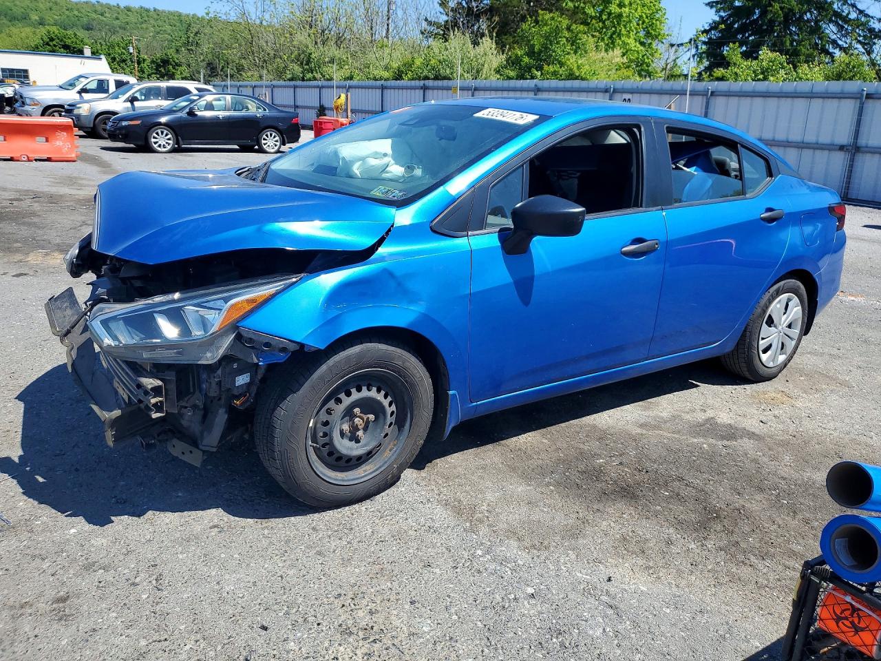 Salvage Nissan Versa Image