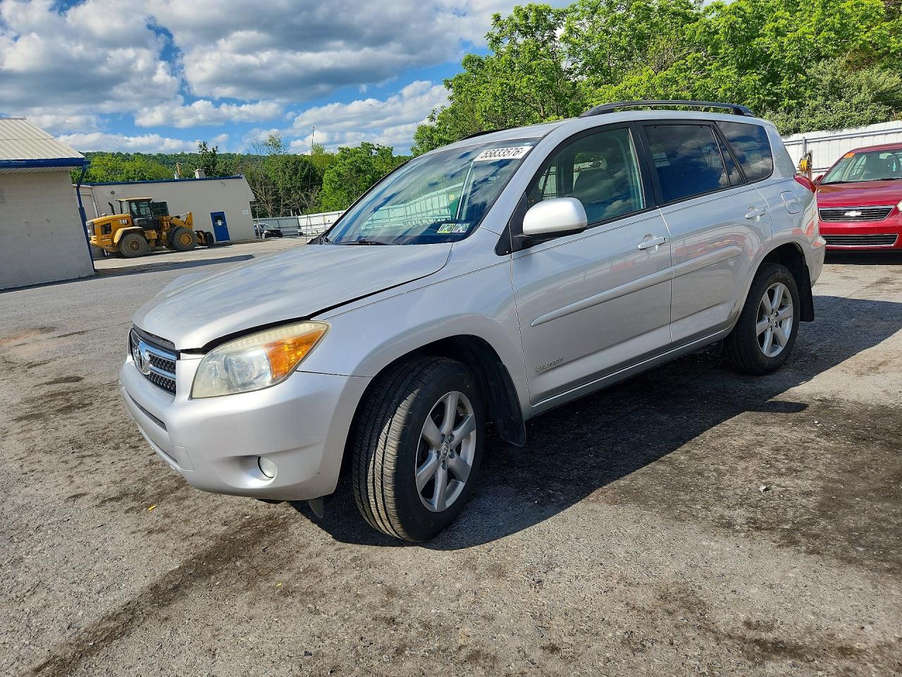 Salvage Toyota RAV4 Image