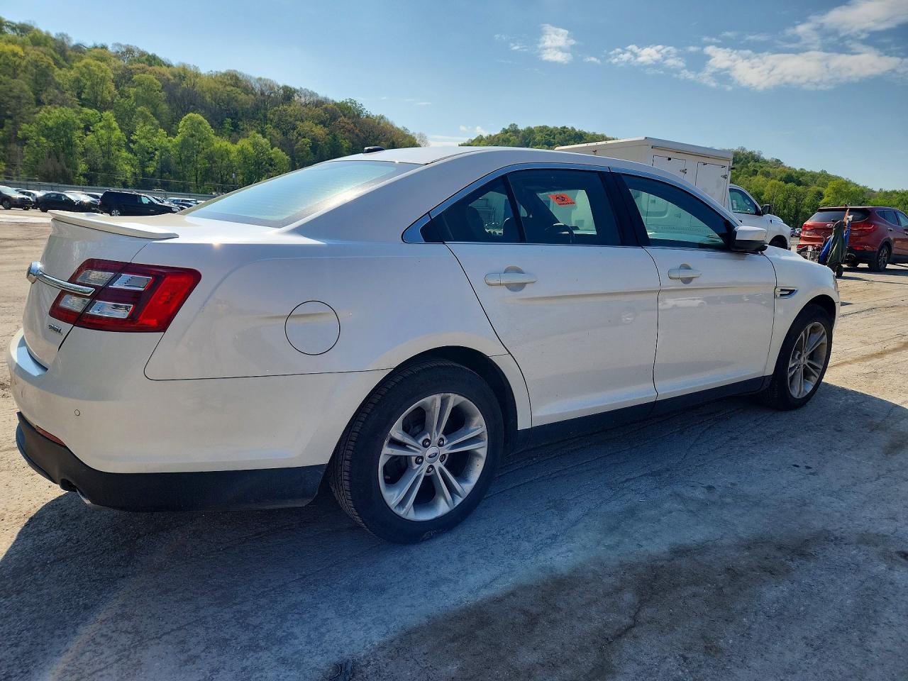 Ford Taurus Sel