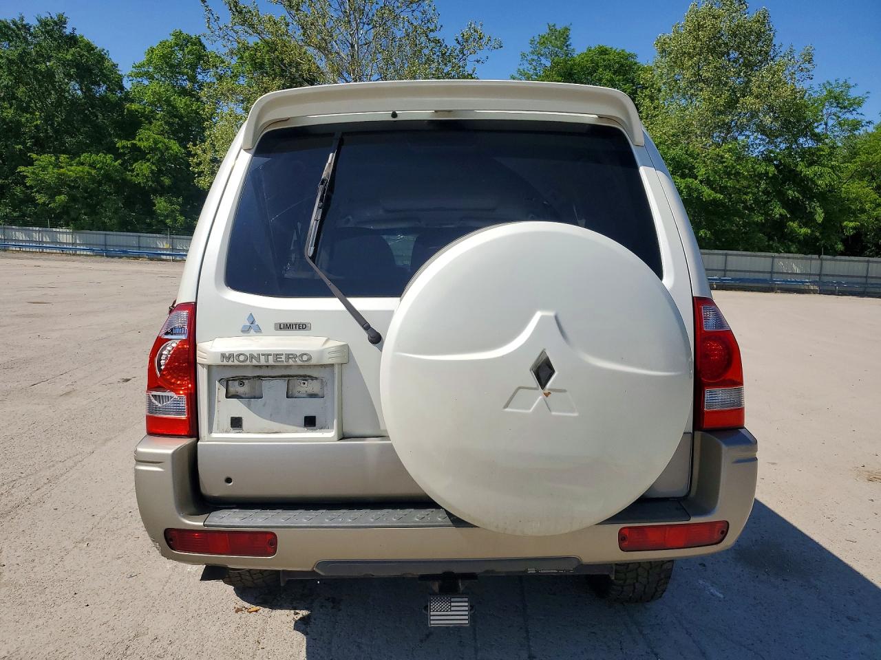 Mitsubishi Montero Limited