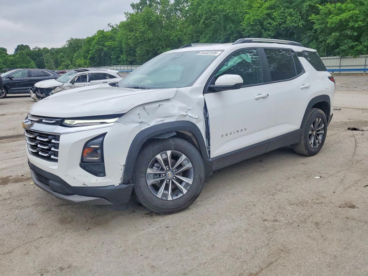 Salvage Chevrolet Equinox Image