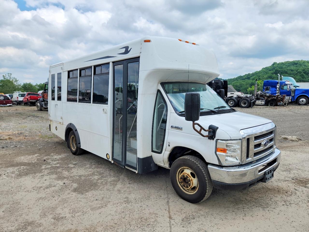 Salvage Ford Econoline Image