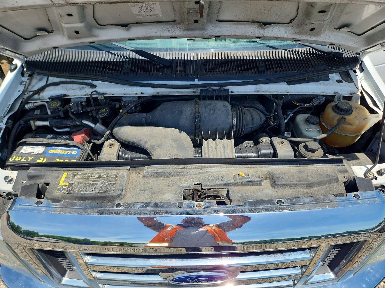 Ford Econoline E350 Super Duty Cutaway Van