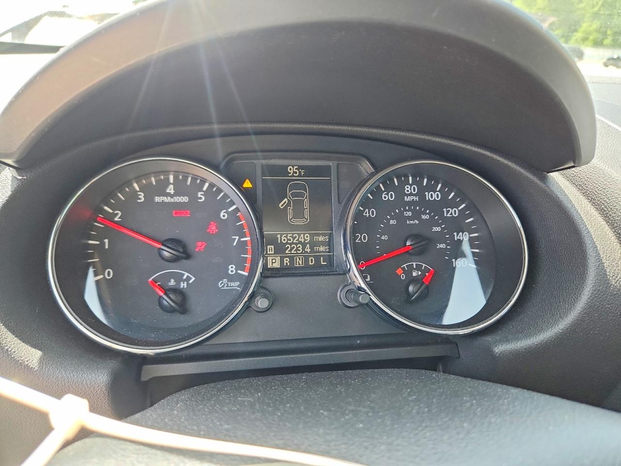 Nissan Rogue S