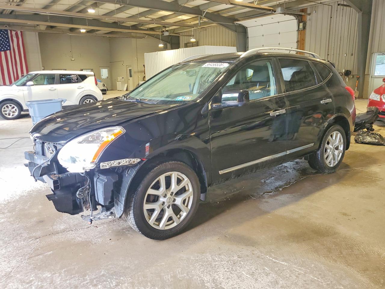 Salvage Nissan Rogue Image