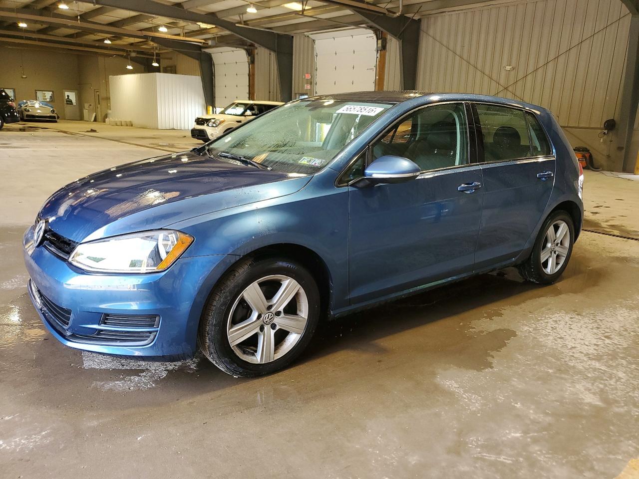 Salvage Volkswagen Golf Image