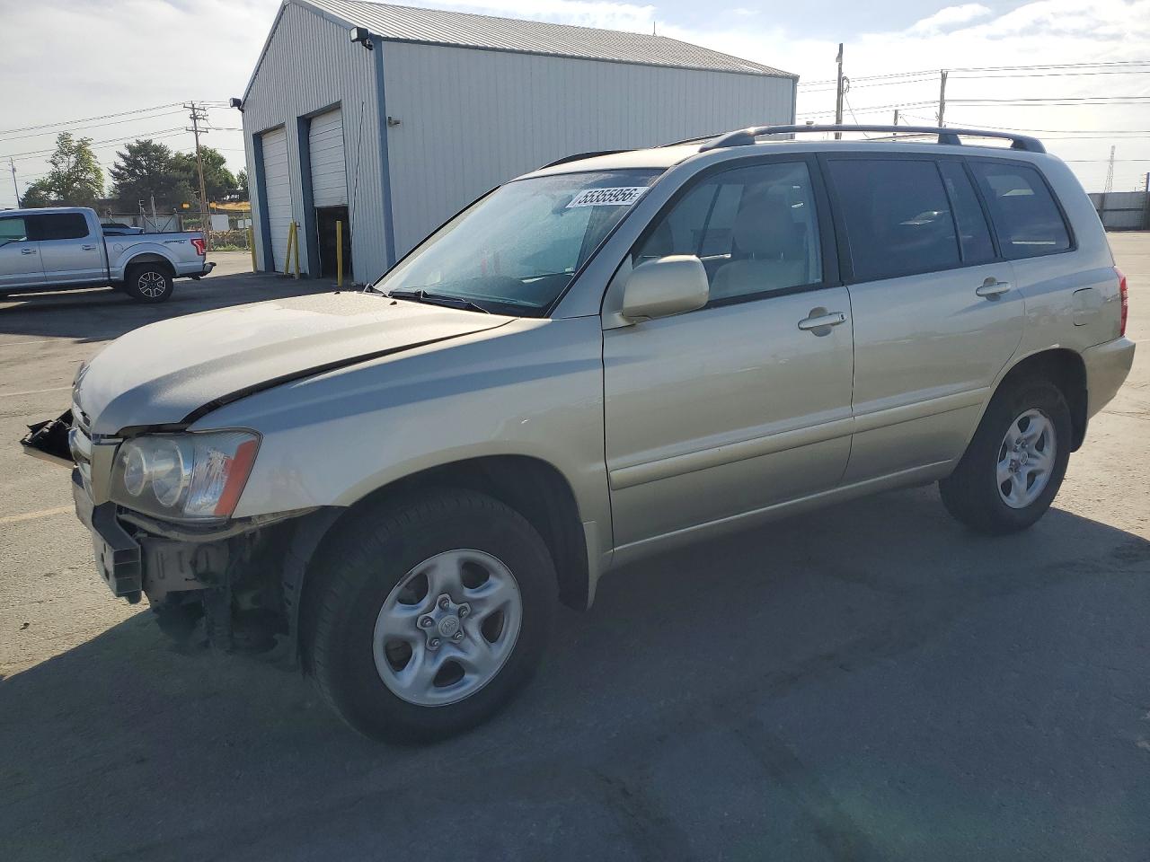 Salvage Toyota Highlander Image