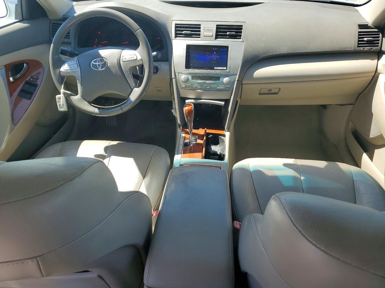 Toyota Camry Xle V6