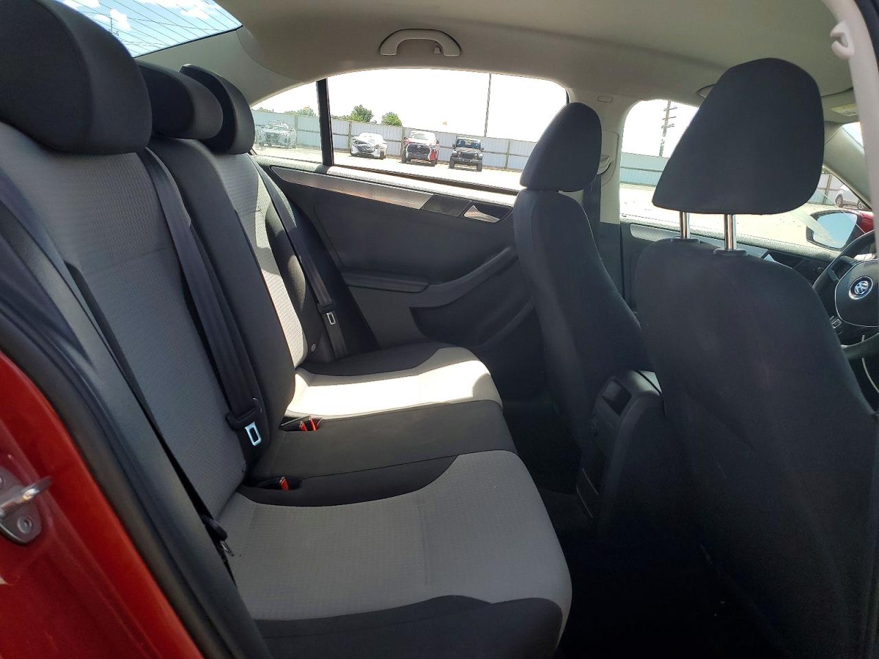 Volkswagen Jetta S