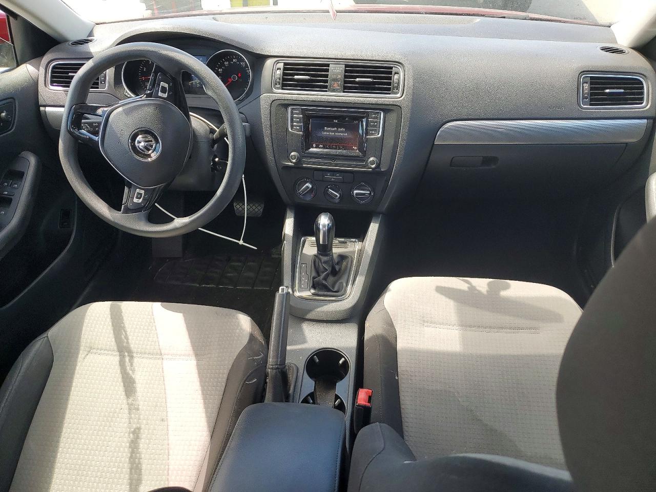 Volkswagen Jetta S