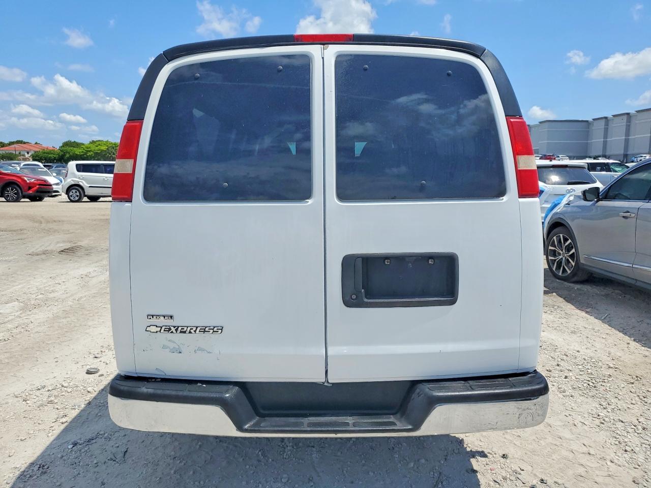 Chevrolet Express Lt