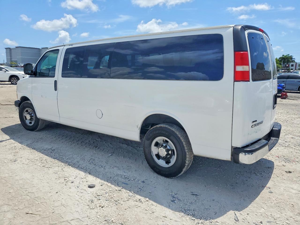 Chevrolet Express Lt