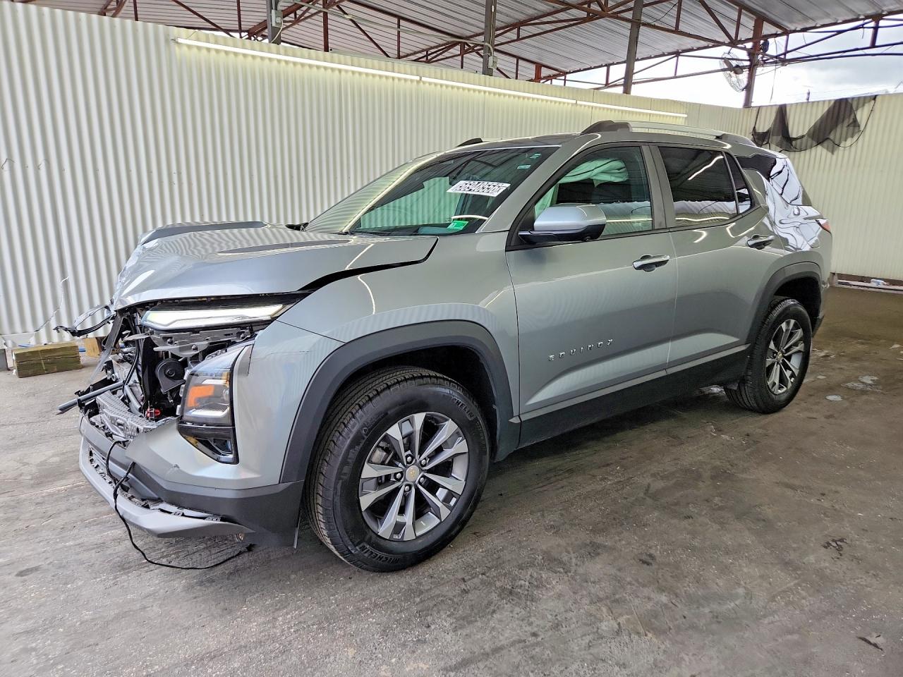Salvage Chevrolet Equinox Image