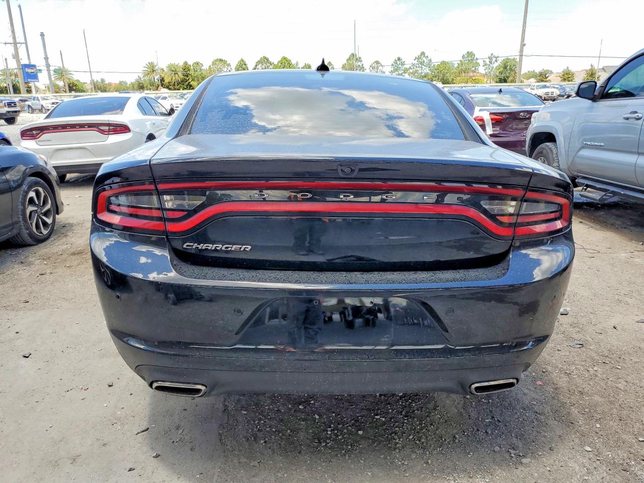 Dodge Charger Sxt