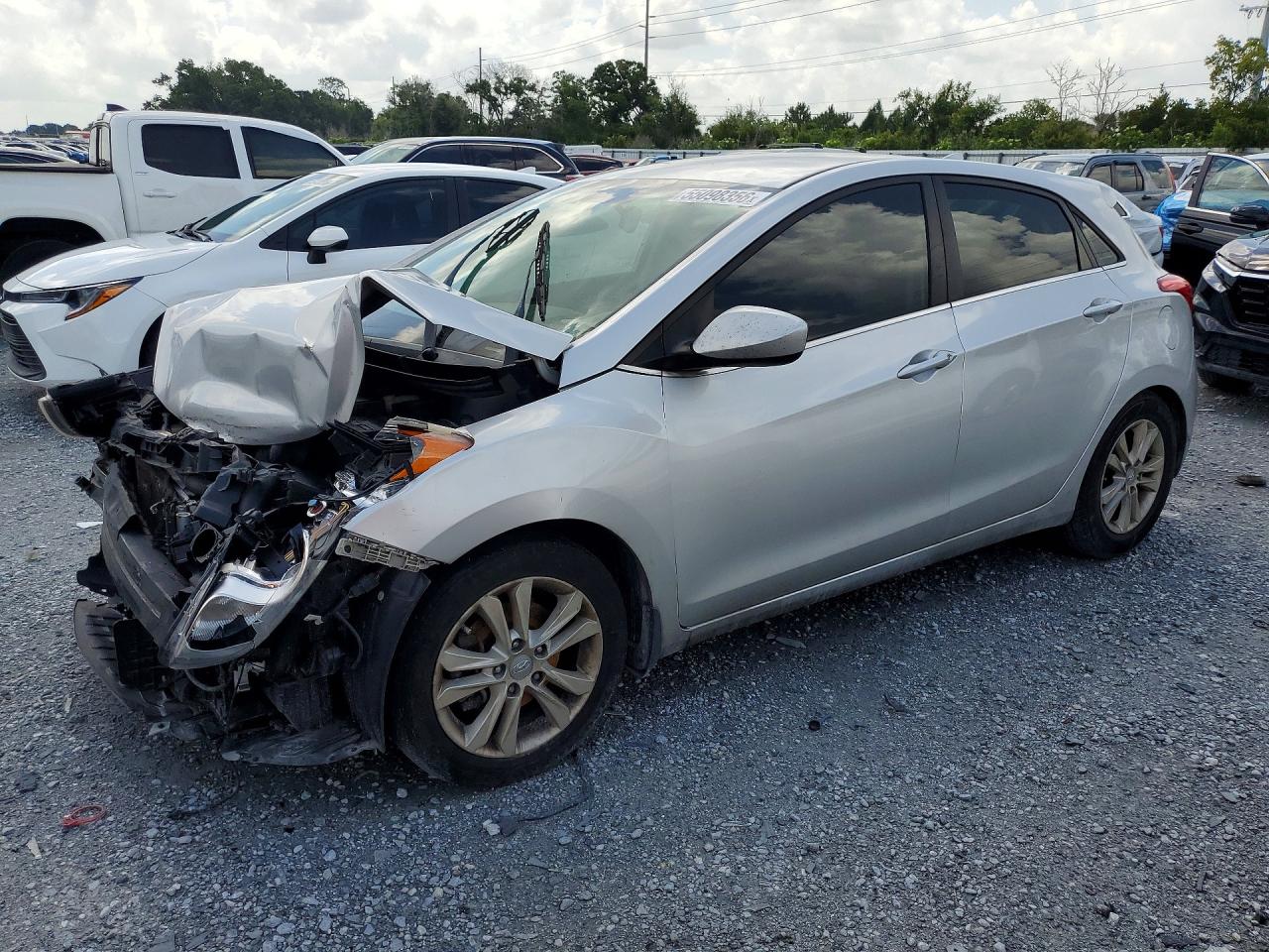 Salvage Hyundai ELANTRA Image