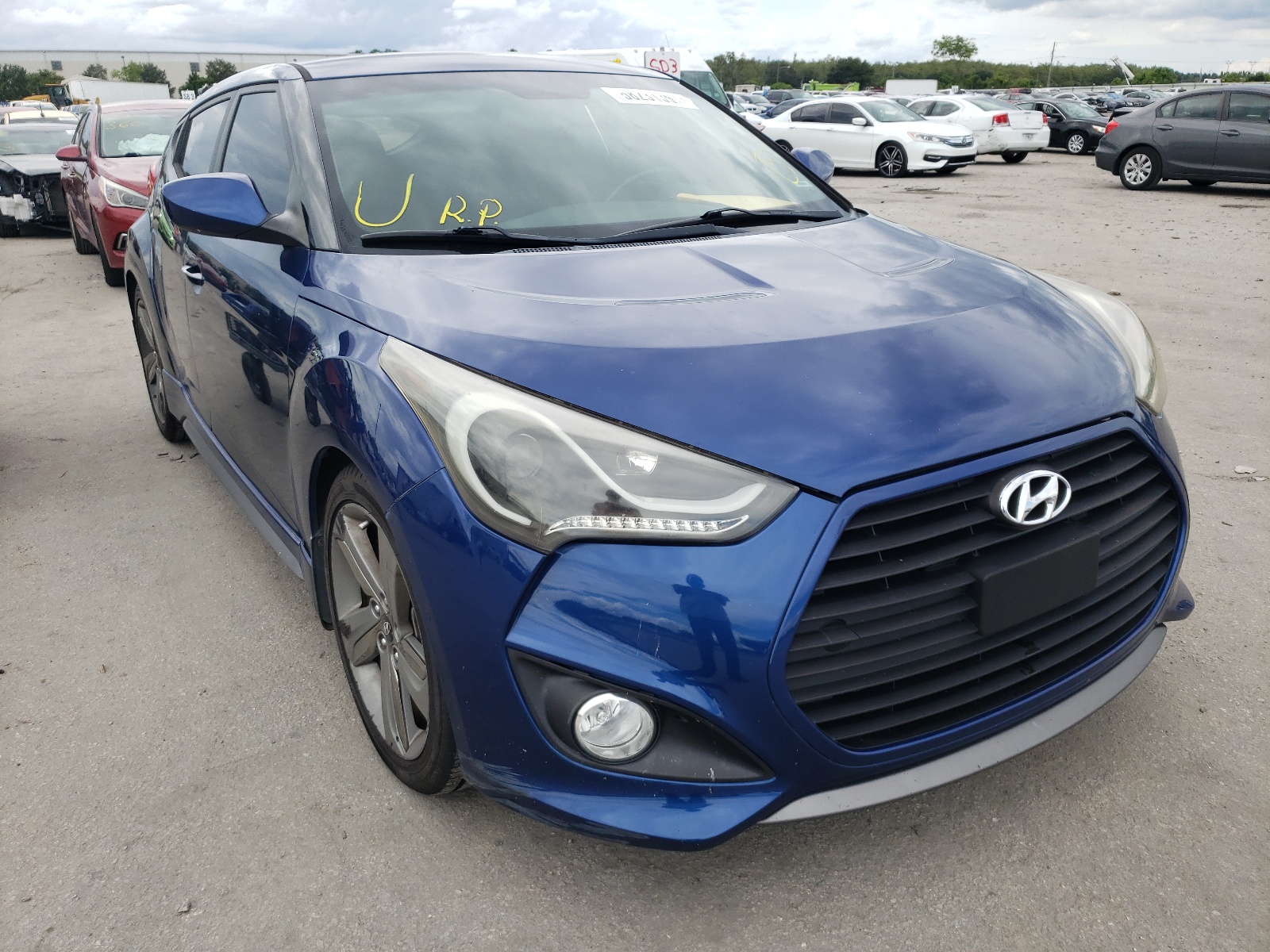 Salvage Hyundai VELOSTER Image