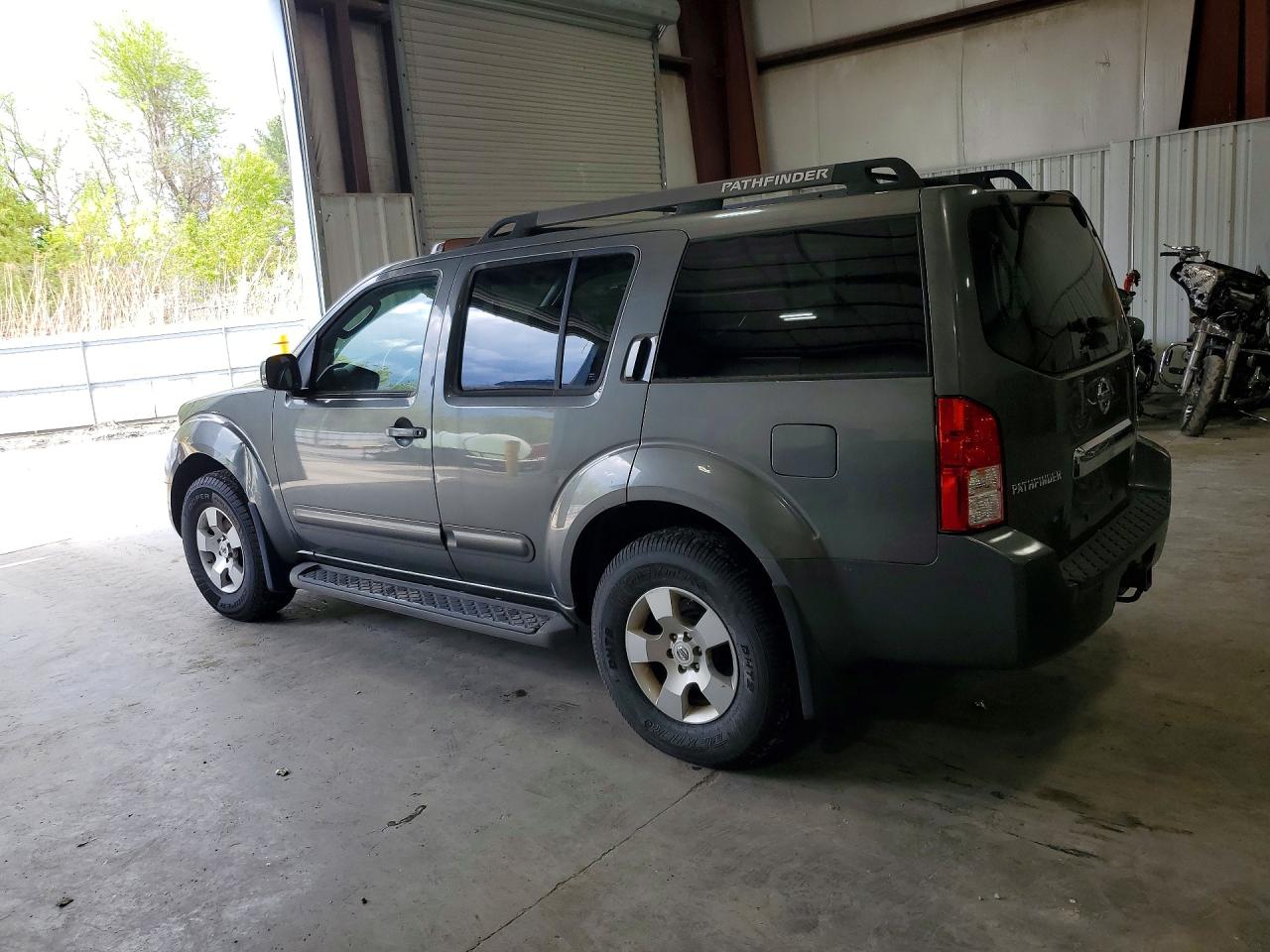 Nissan Pathfinder S