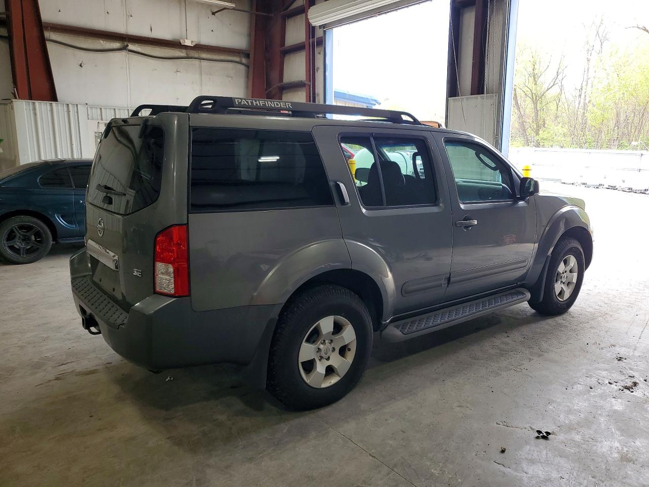 Nissan Pathfinder S