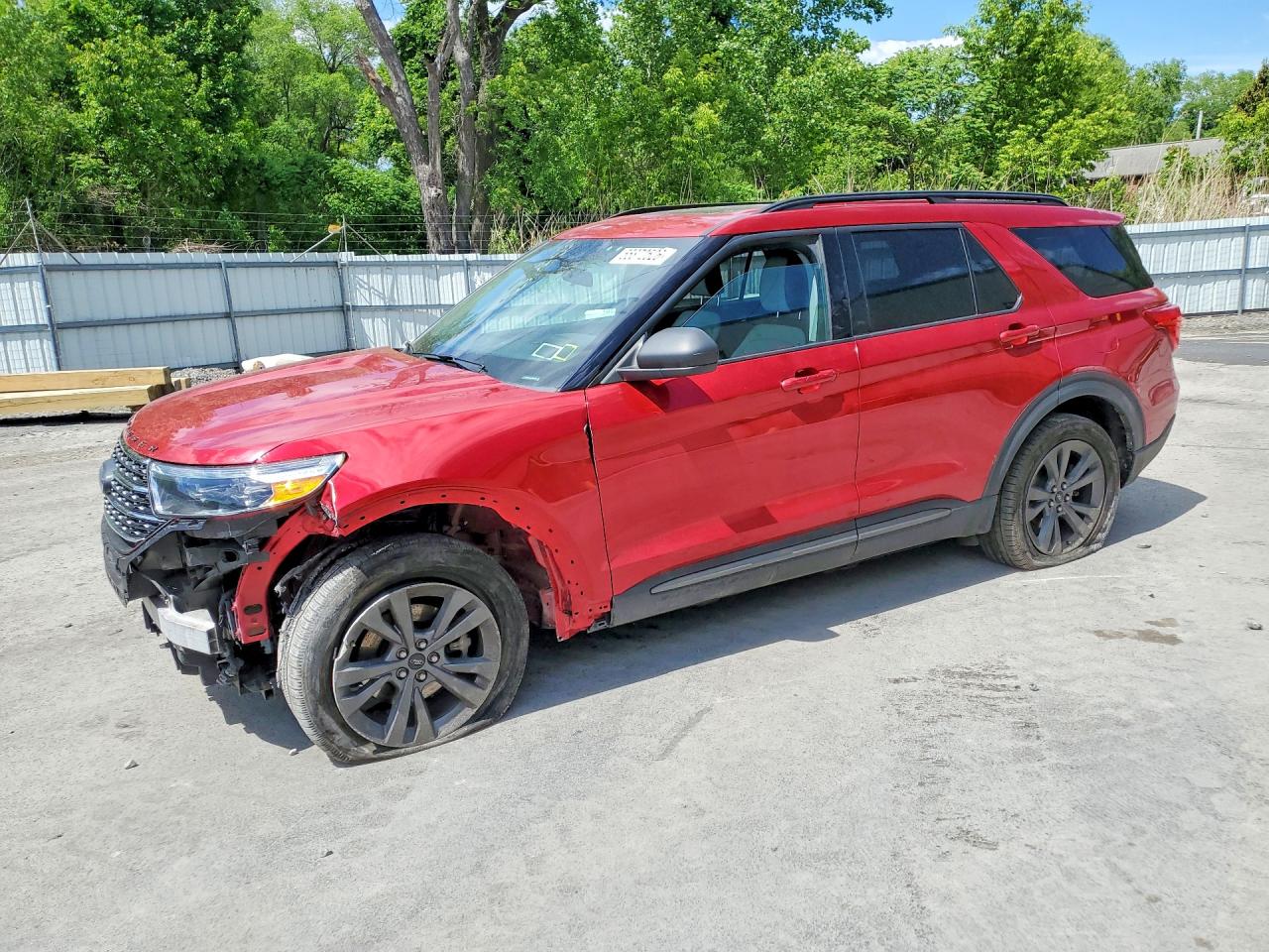 Salvage Ford Explorer Image