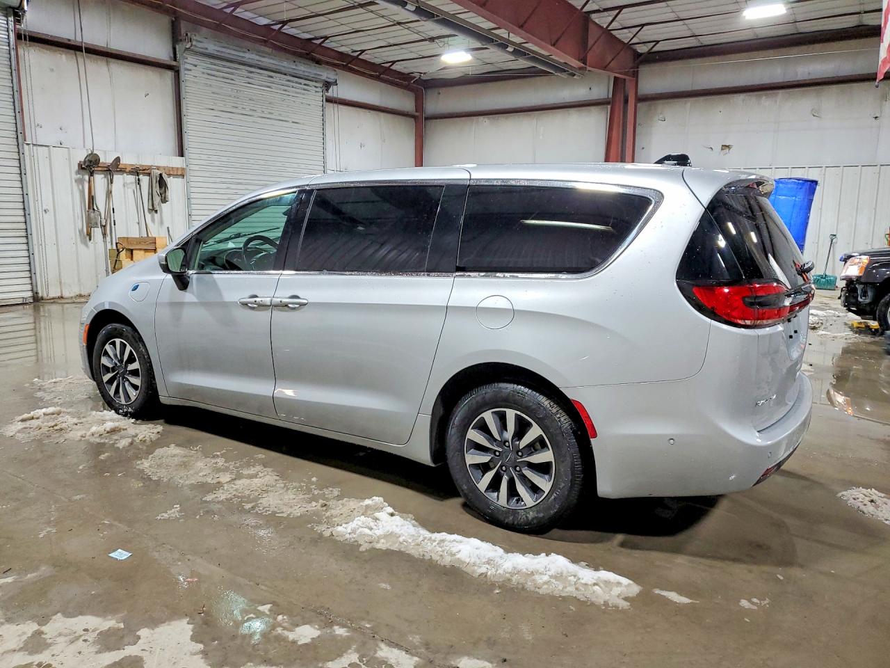 Chrysler Pacifica Hybrid Touring L