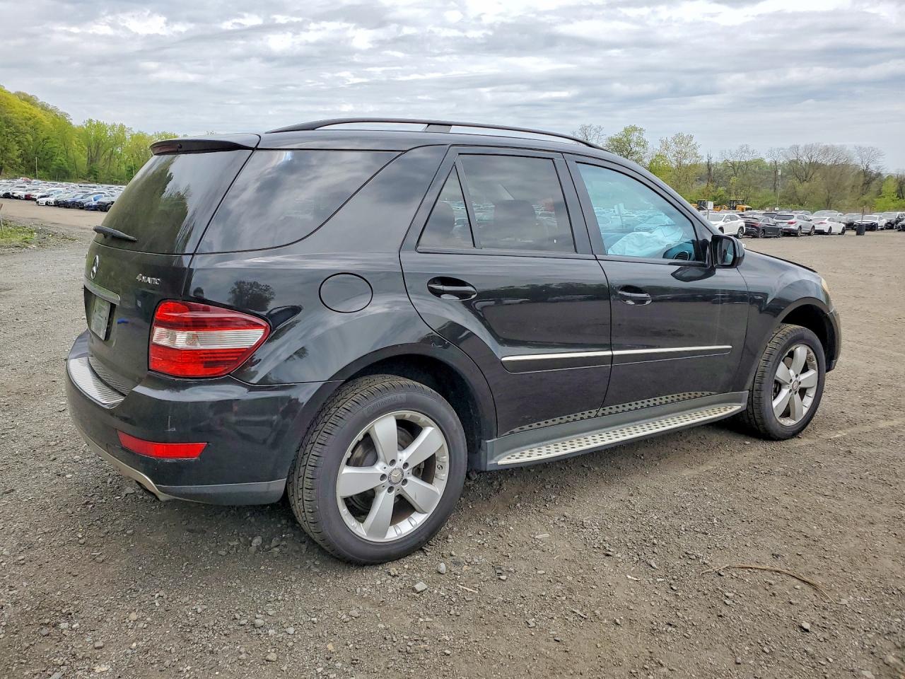 Mercedes-Benz M-Class 350