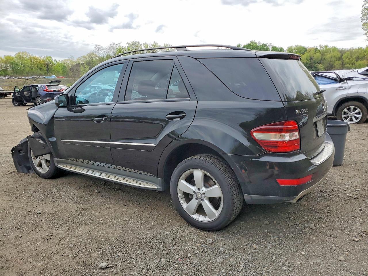 Mercedes-Benz M-Class 350