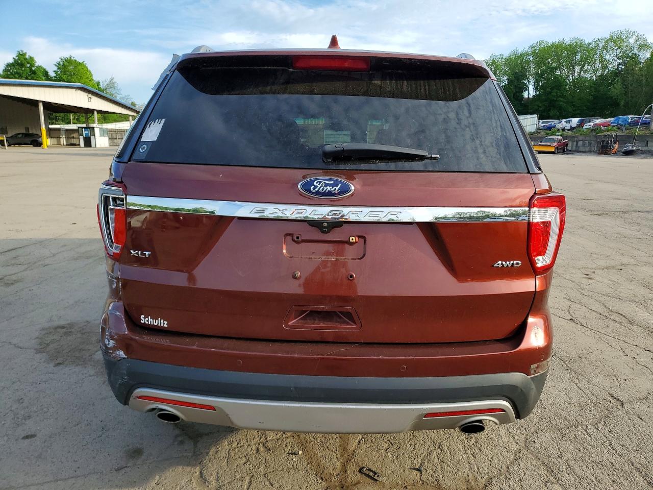 Ford Explorer Xlt
