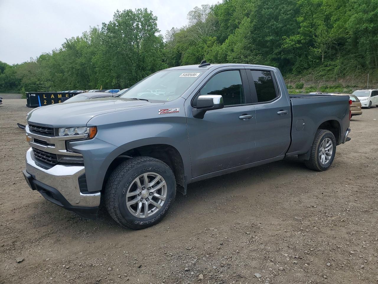 Salvage Chevrolet Silverado Image