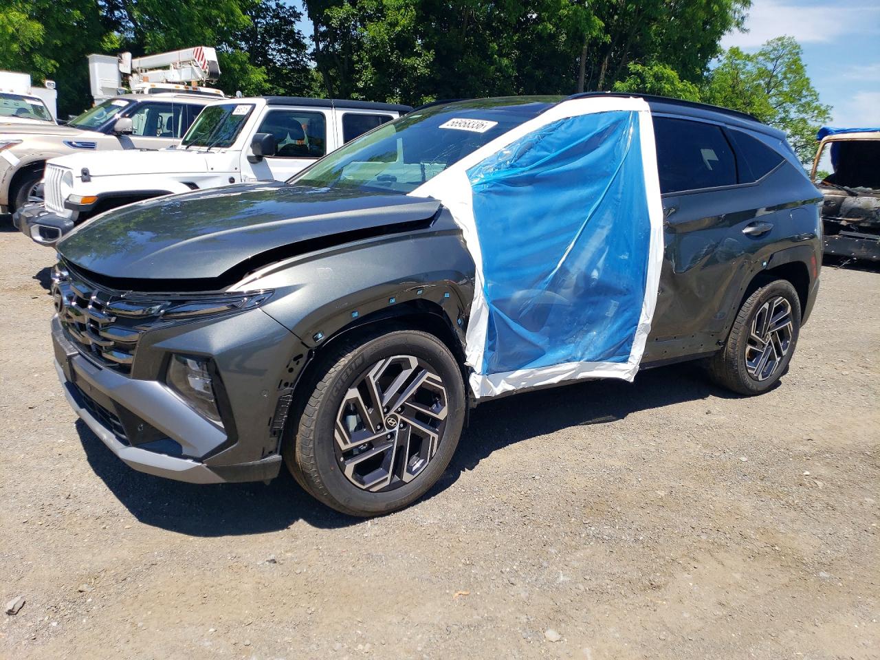Salvage Hyundai TUCSON Image