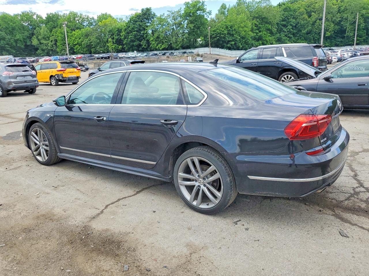 Volkswagen Passat R-line