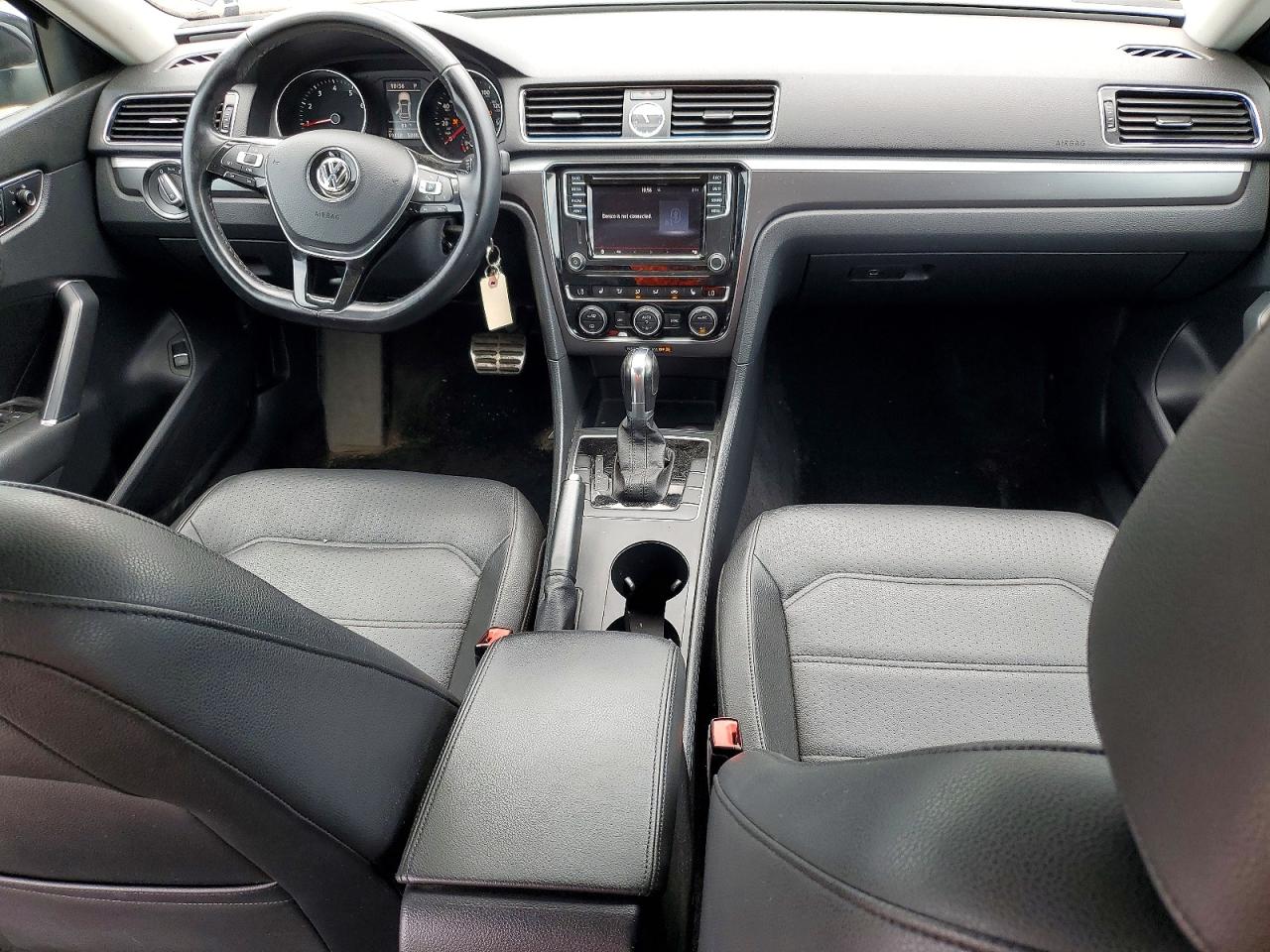 Volkswagen Passat R-line
