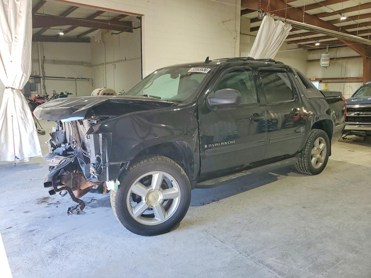 Salvage Chevrolet Avalanche Image