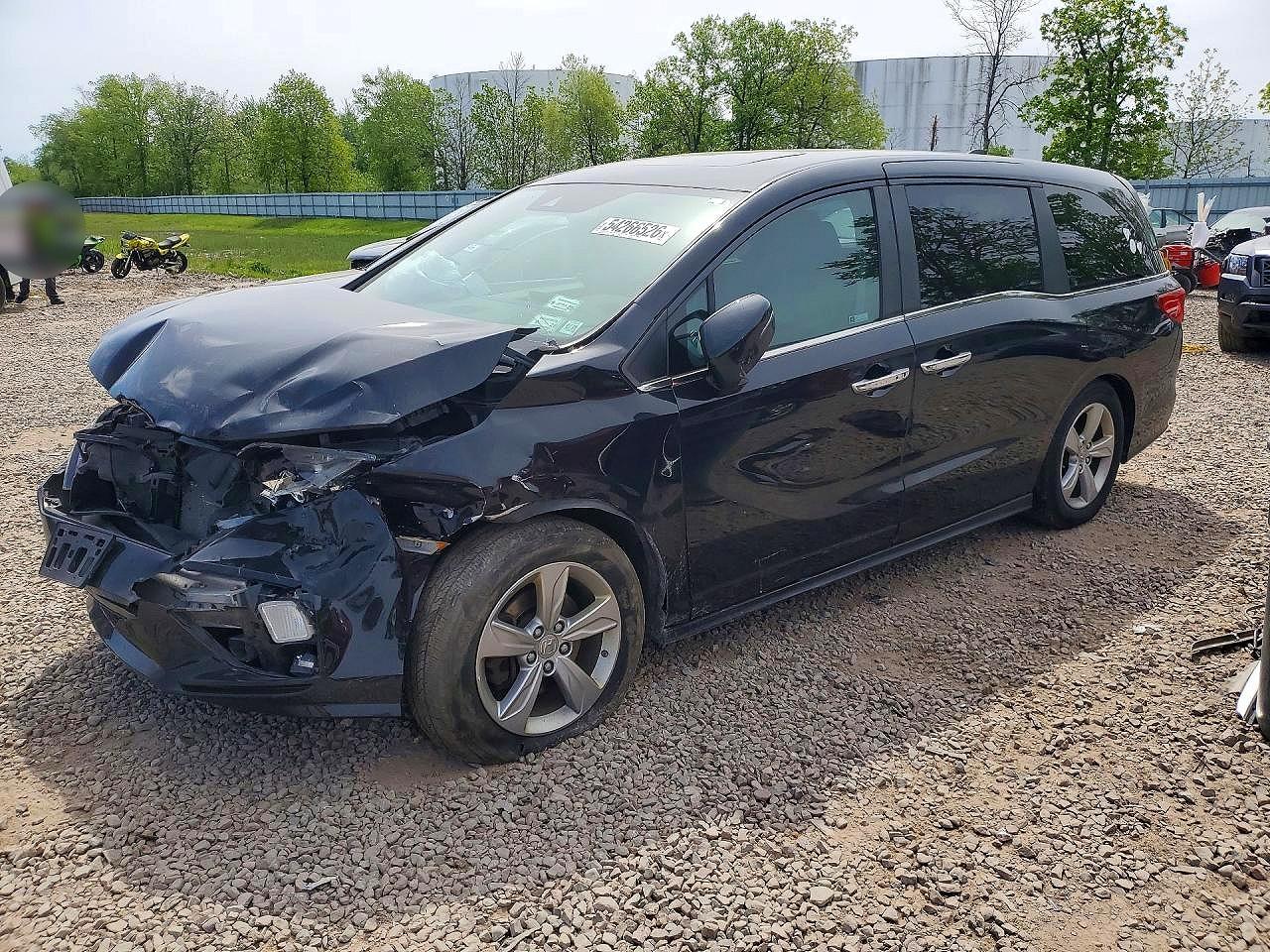 Salvage Honda Odyssey Image