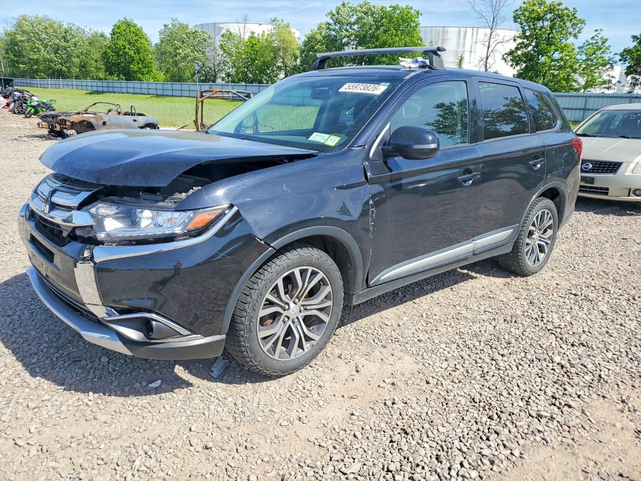 Salvage Mitsubishi Outlander Image