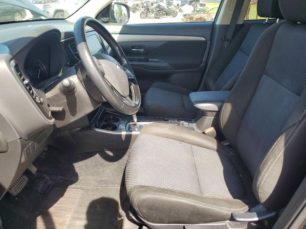 Mitsubishi Outlander Se