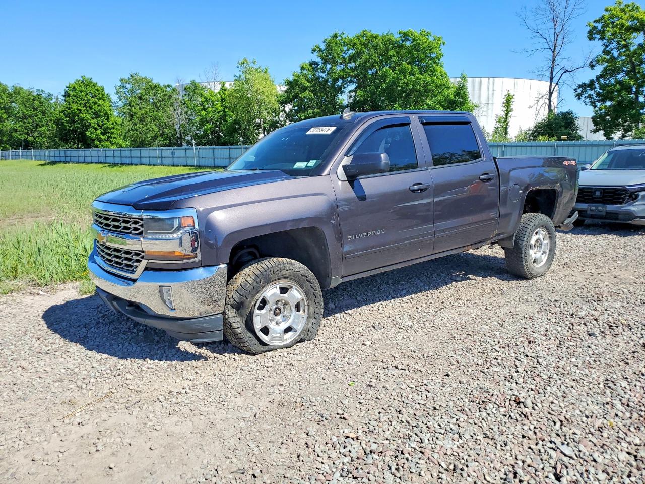 Salvage Chevrolet Silverado Image