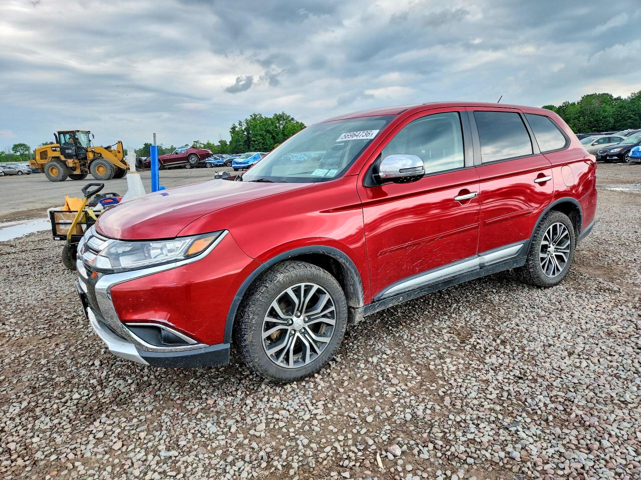Salvage Mitsubishi Outlander Image
