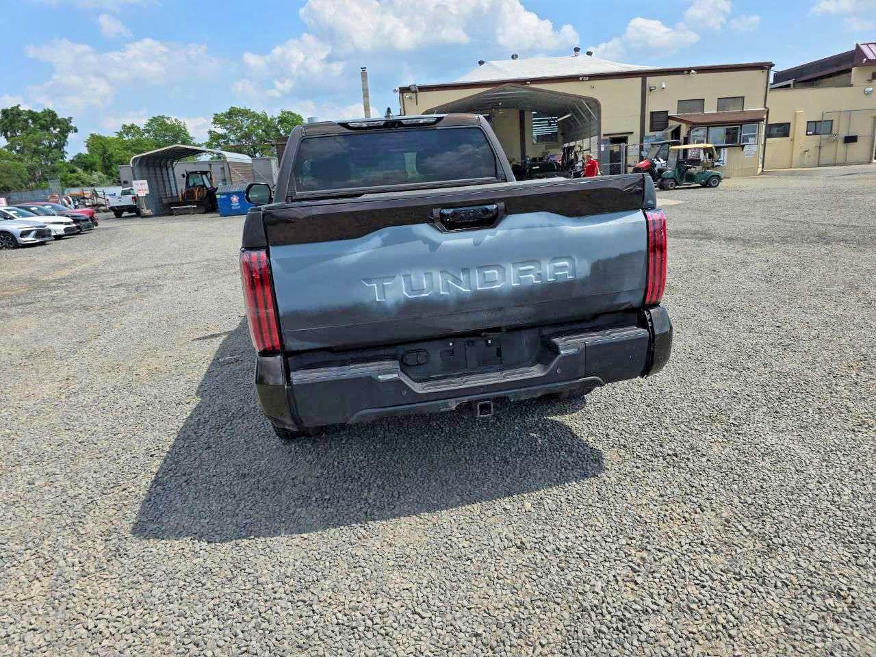 Toyota Tundra Limited