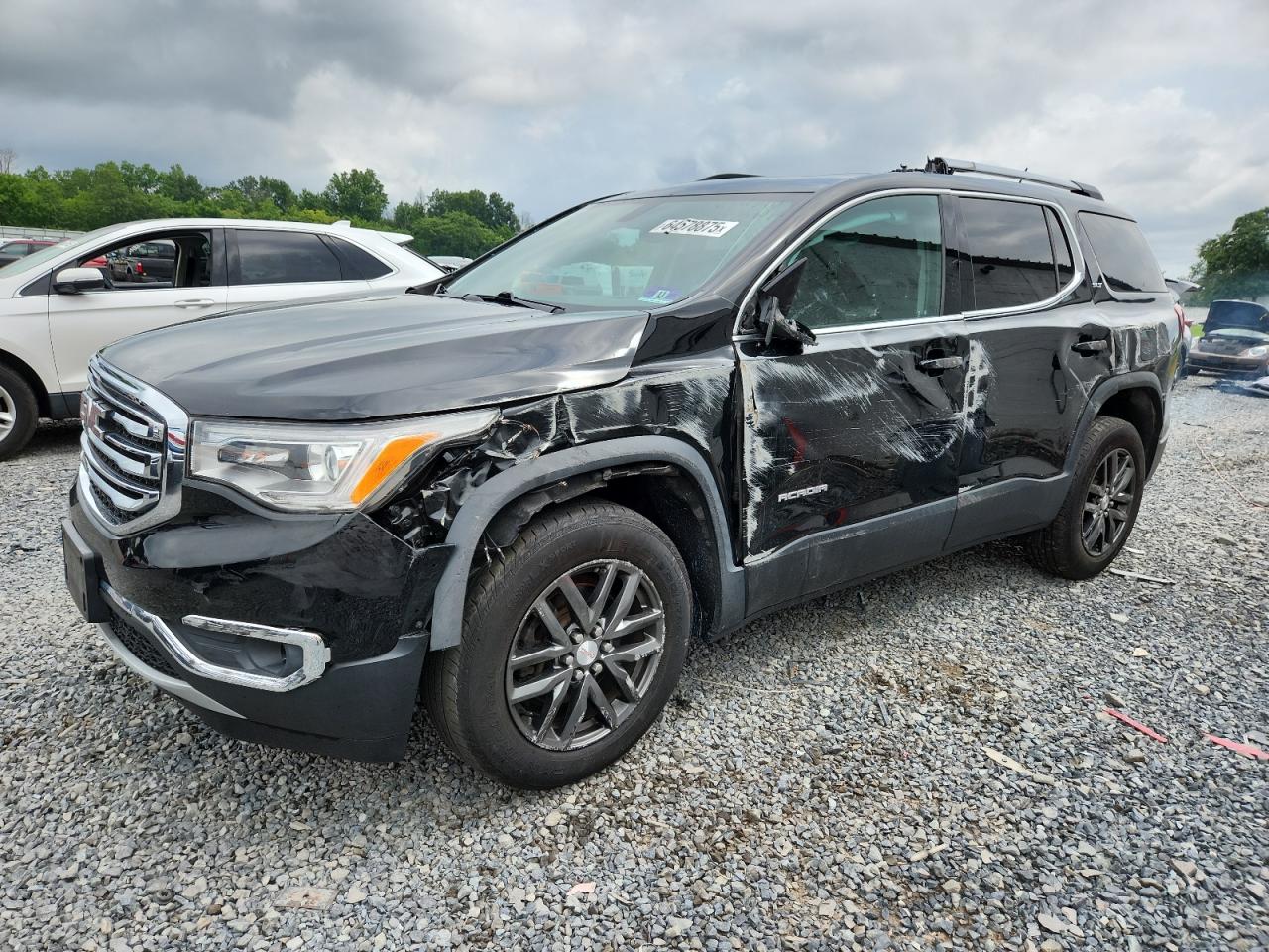 Salvage GMC Acadia Image