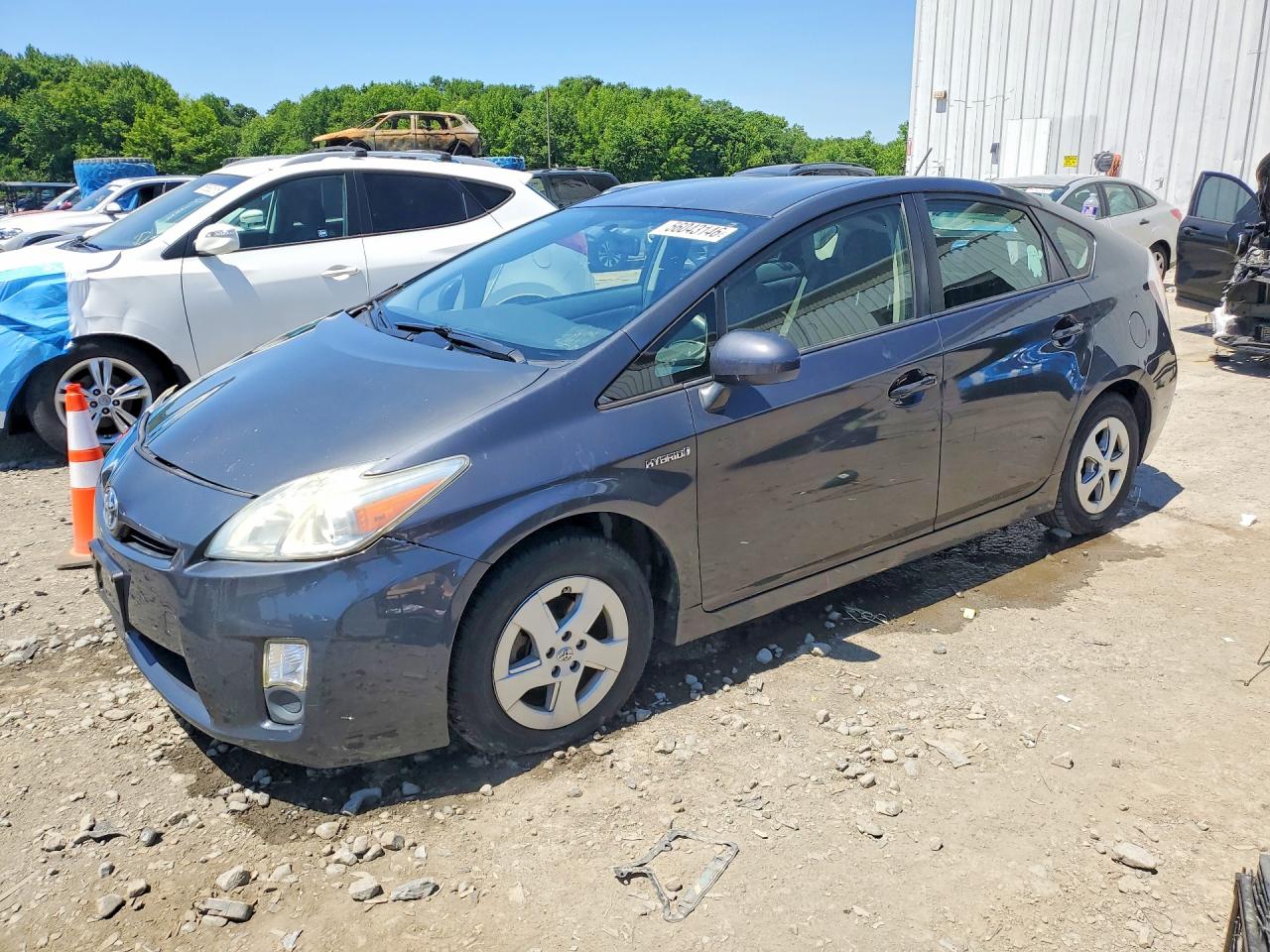 Salvage Toyota Prius Image