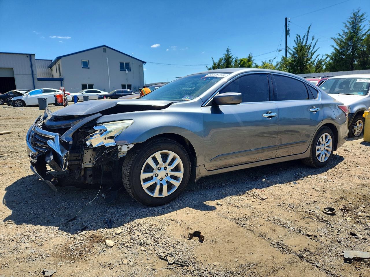 Salvage Nissan Altima Image