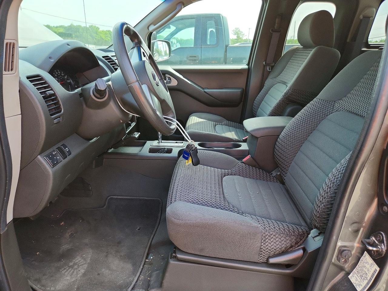 Nissan Frontier Se V6