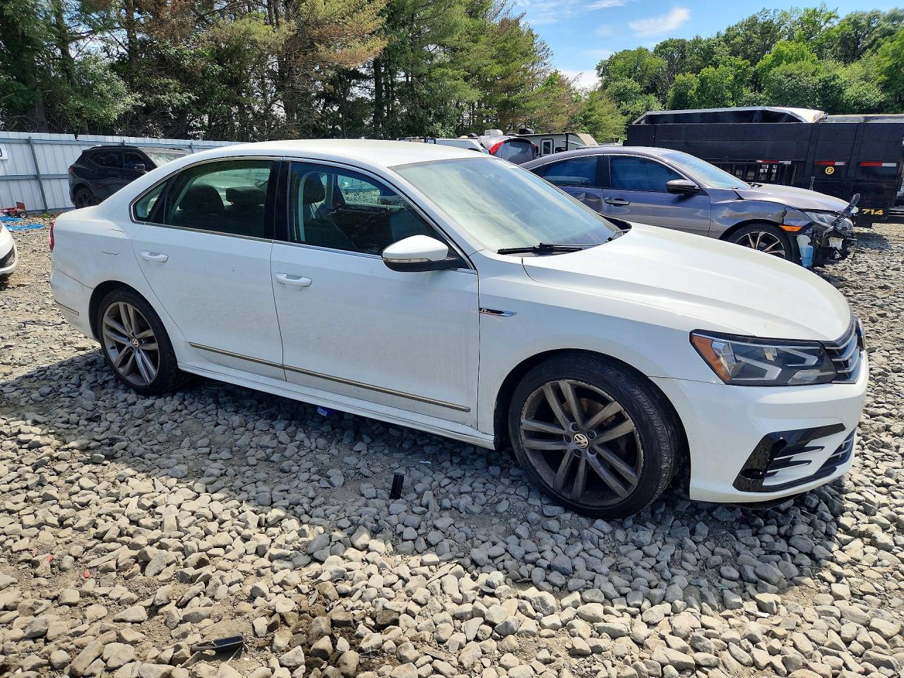 Volkswagen Passat R-line