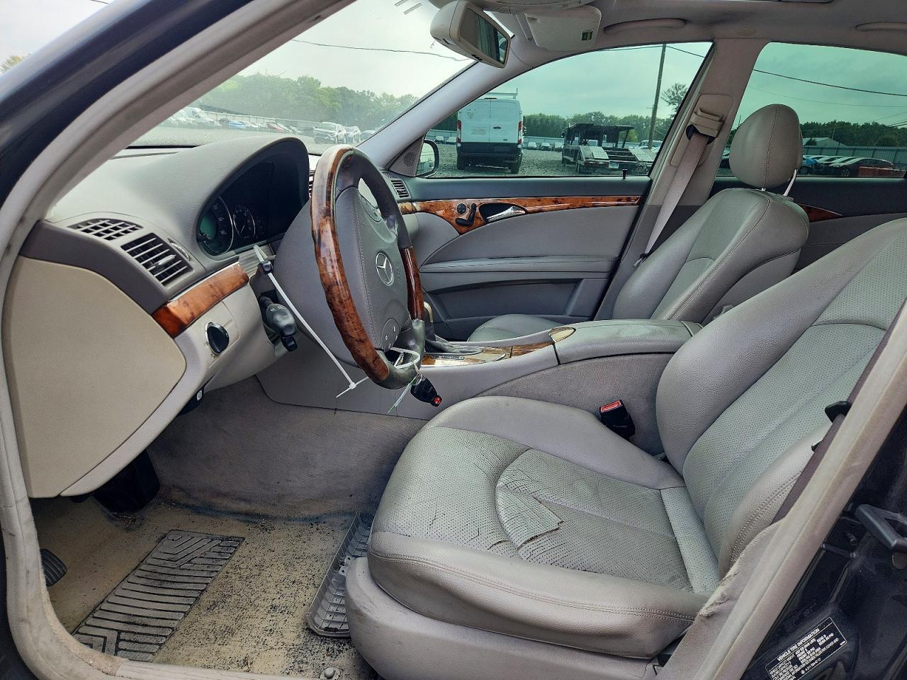 Mercedes-Benz E-Class 320