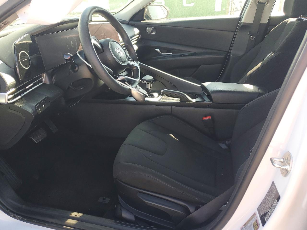 Hyundai ELANTRA Sel