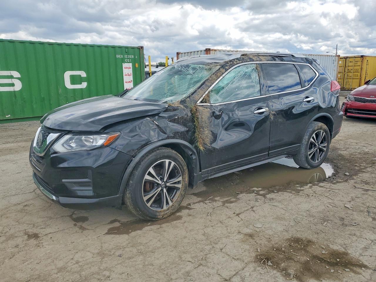 Salvage Nissan Rogue Image